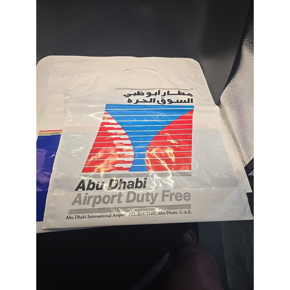 * Vintage Abu Dhabi Airport Rothmans plastic Bag Set Of 5
